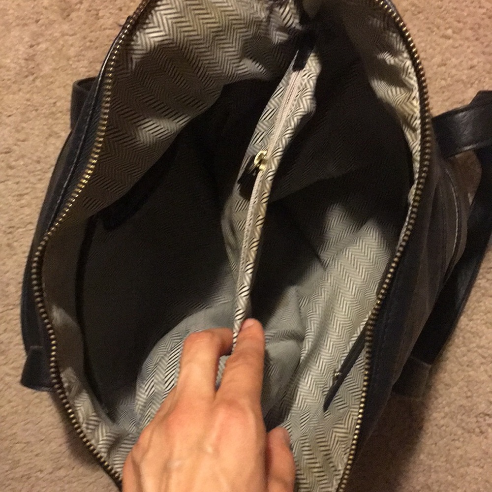 Steve Madden Tote Bag - Picture 10 of 16